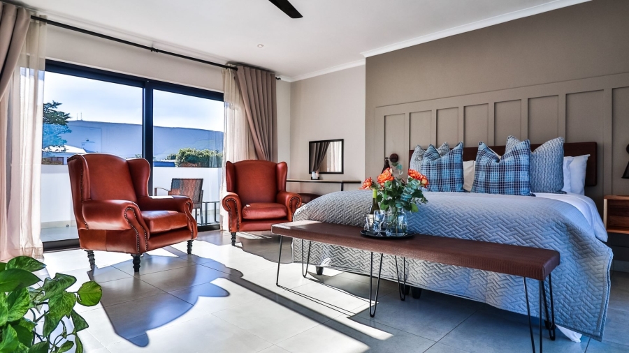 9 Bedroom Property for Sale in Westcliff Western Cape
